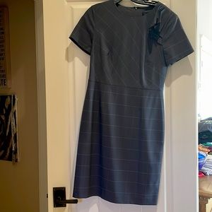 Banana republic sz 8 dress. Checkered box light design, structured waist. A-line